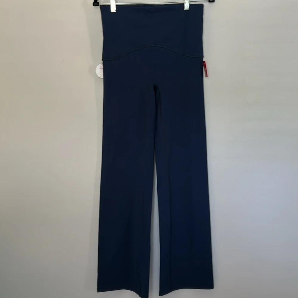 NWT Spanx Booty Boost Skinny Flare Yoga Pants - Picture 3 of 12